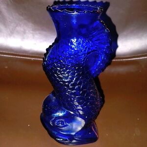 Vintage Cole bolt blue glass fish.